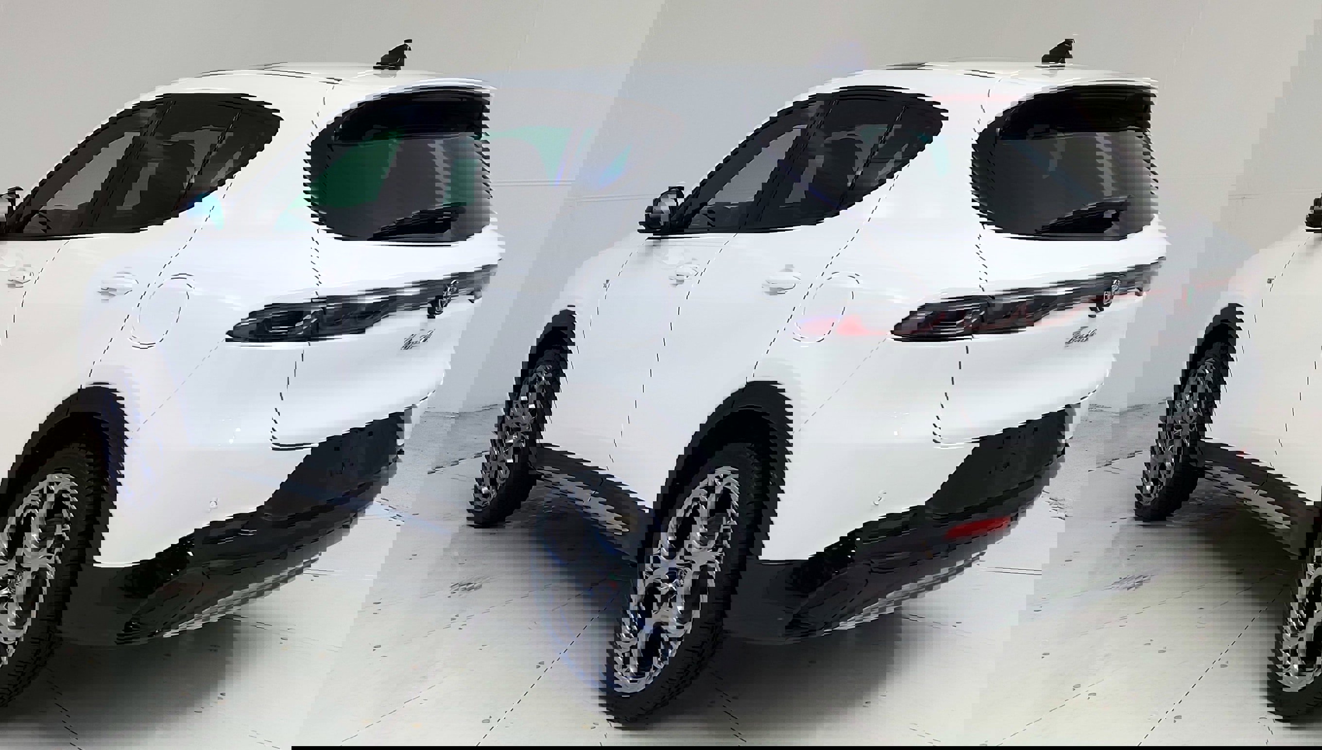 Used 2024 Alfa Romeo Tonale Ti image 5