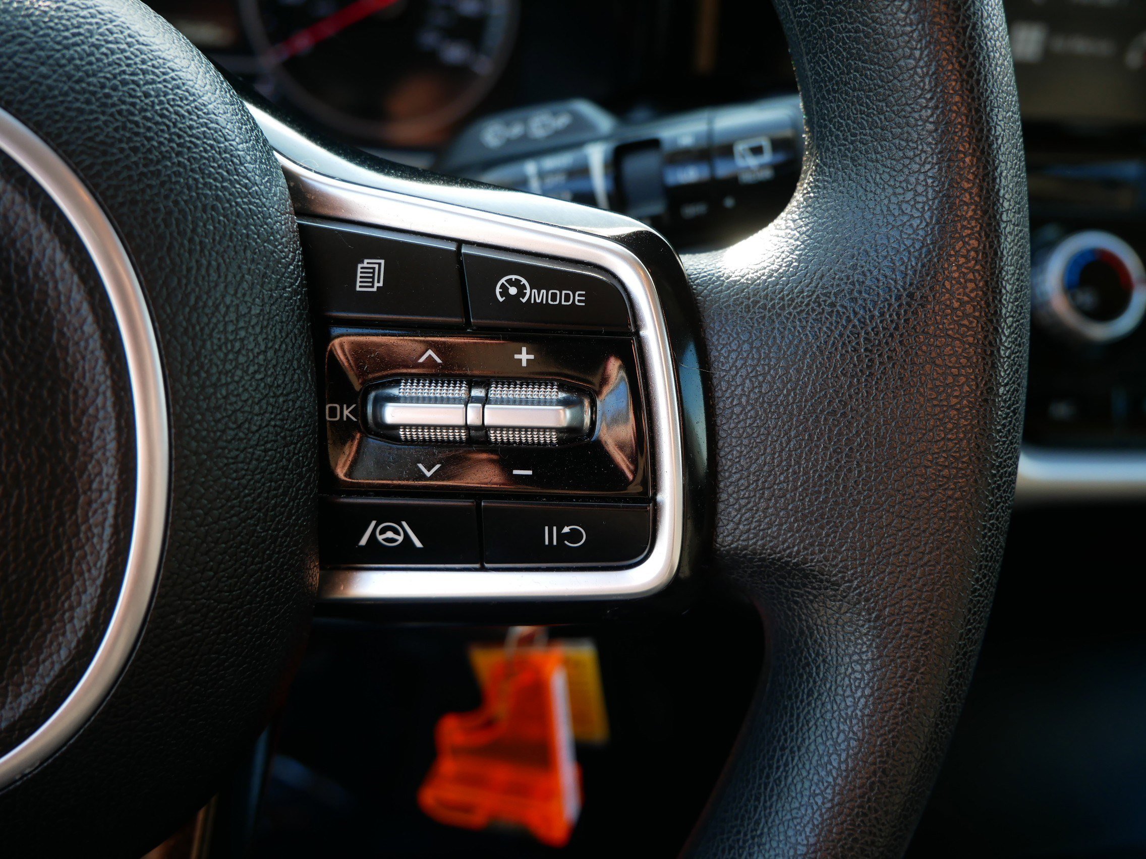 Used 2022 Kia Sorento LX image 28