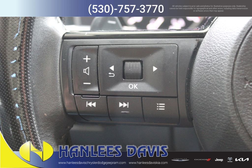 Used 2023 Nissan Rogue SV w/ SV Premium B Package image 27