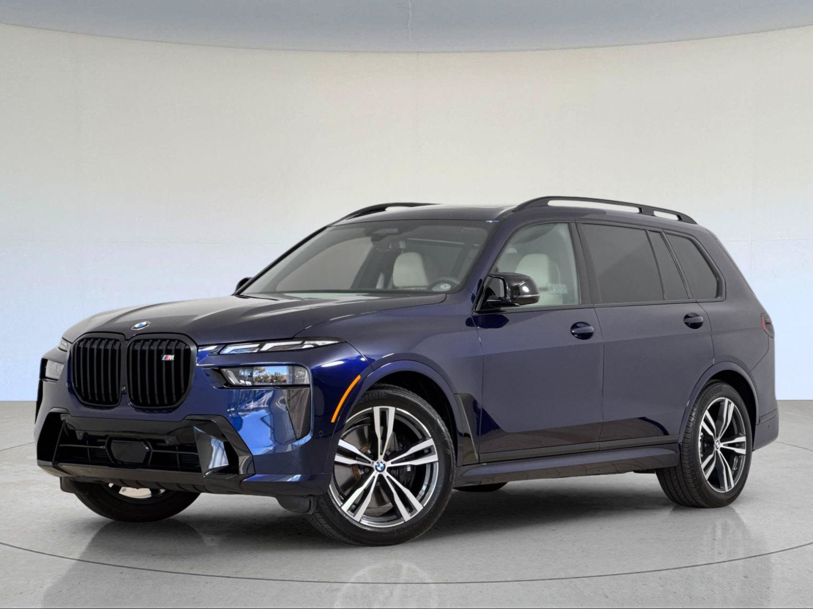 Used 2026 BMW X7 M60i AWD/4WD image 2