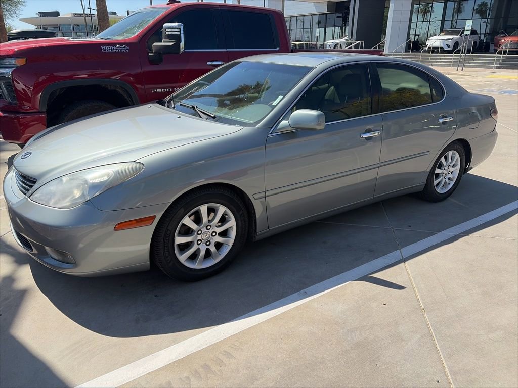 Used 2002 Lexus ES 330 FWD image 1