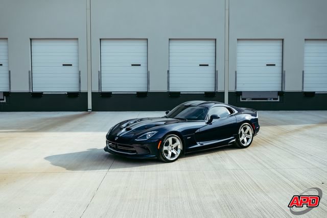 Used 2014 SRT Viper SRT-10 w/ Exterior Carbon Fiber Package RWD image 19
