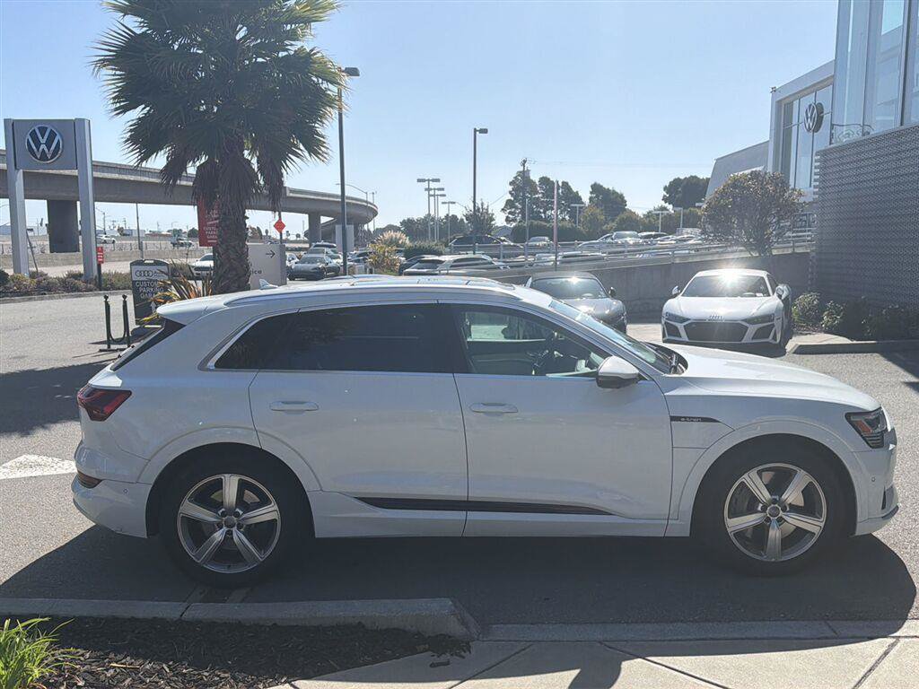 Used 2019 Audi e-tron Premium Plus AWD/4WD image 5