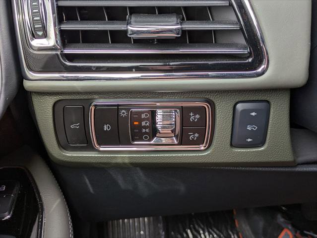 New 2023 Lincoln Navigator L Black Label AWD/4WD image 16