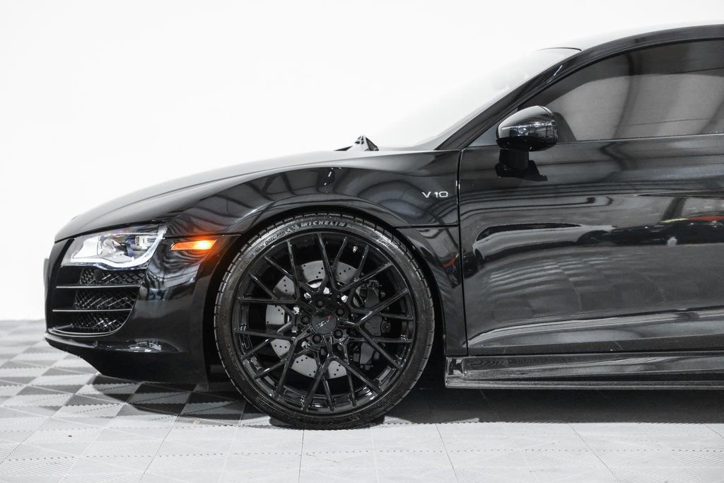 Used 2012 Audi R8 V10 w/ Enhanced Leather Pkg image 12