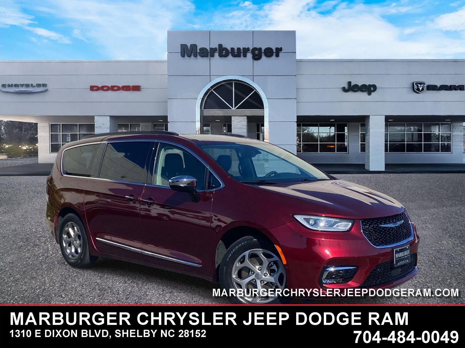 Used 2023 Chrysler Pacifica Limited w/ Uconnect Theater Family Group
