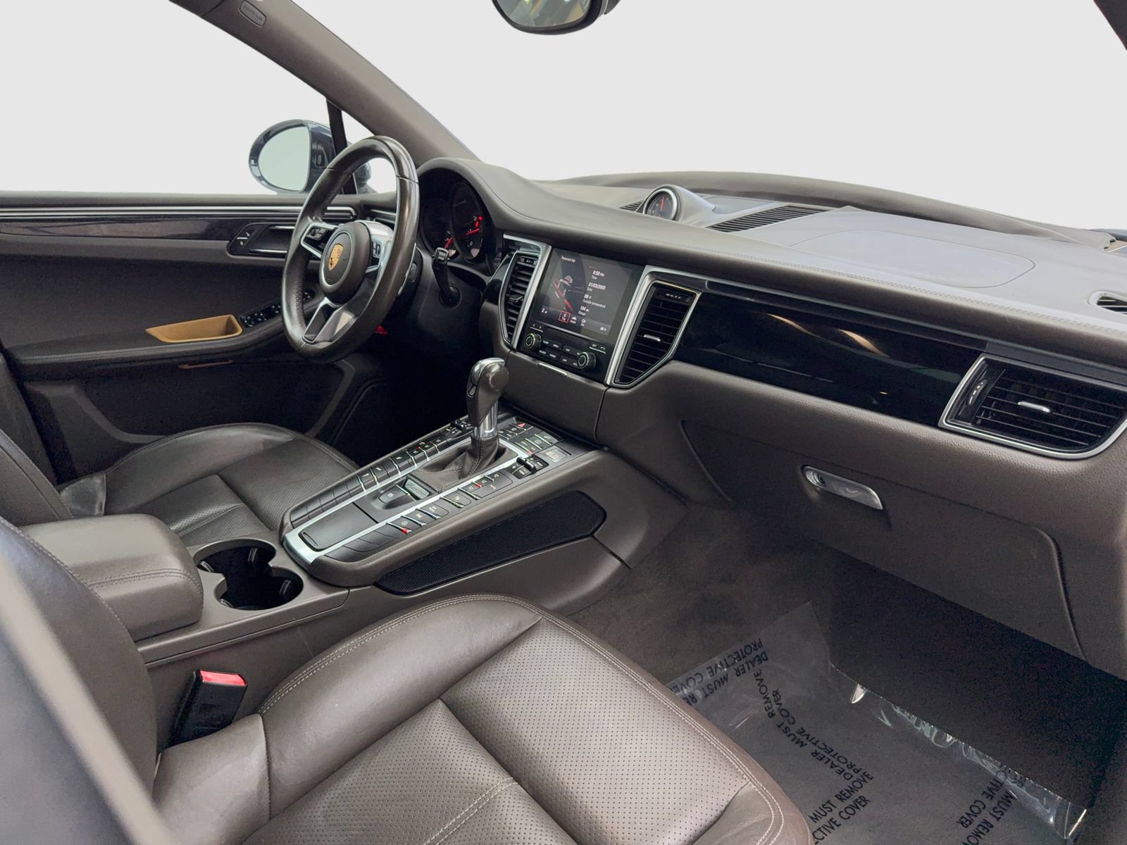 Used 2018 Porsche Macan AWD/4WD image 40