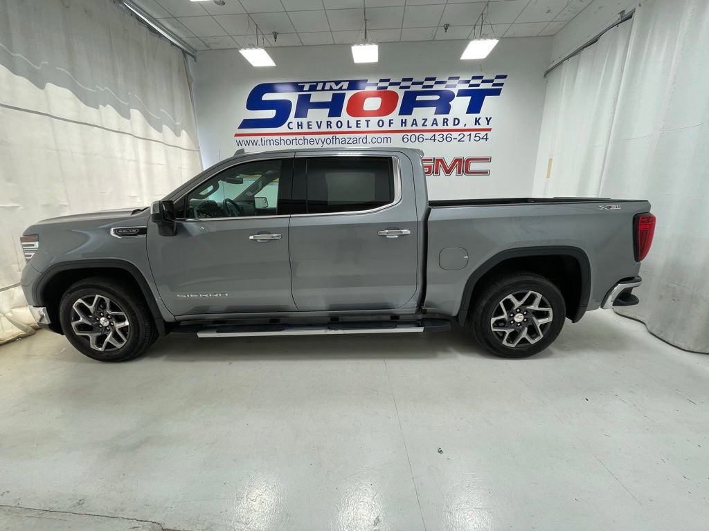 Used 2023 GMC Sierra 1500 SLT w/ SLT Premium Package AWD/4WD image 7