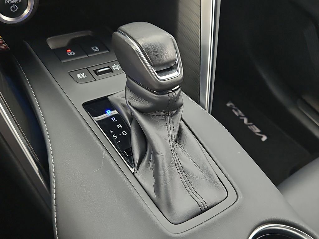 Used 2023 Toyota Venza XLE image 23