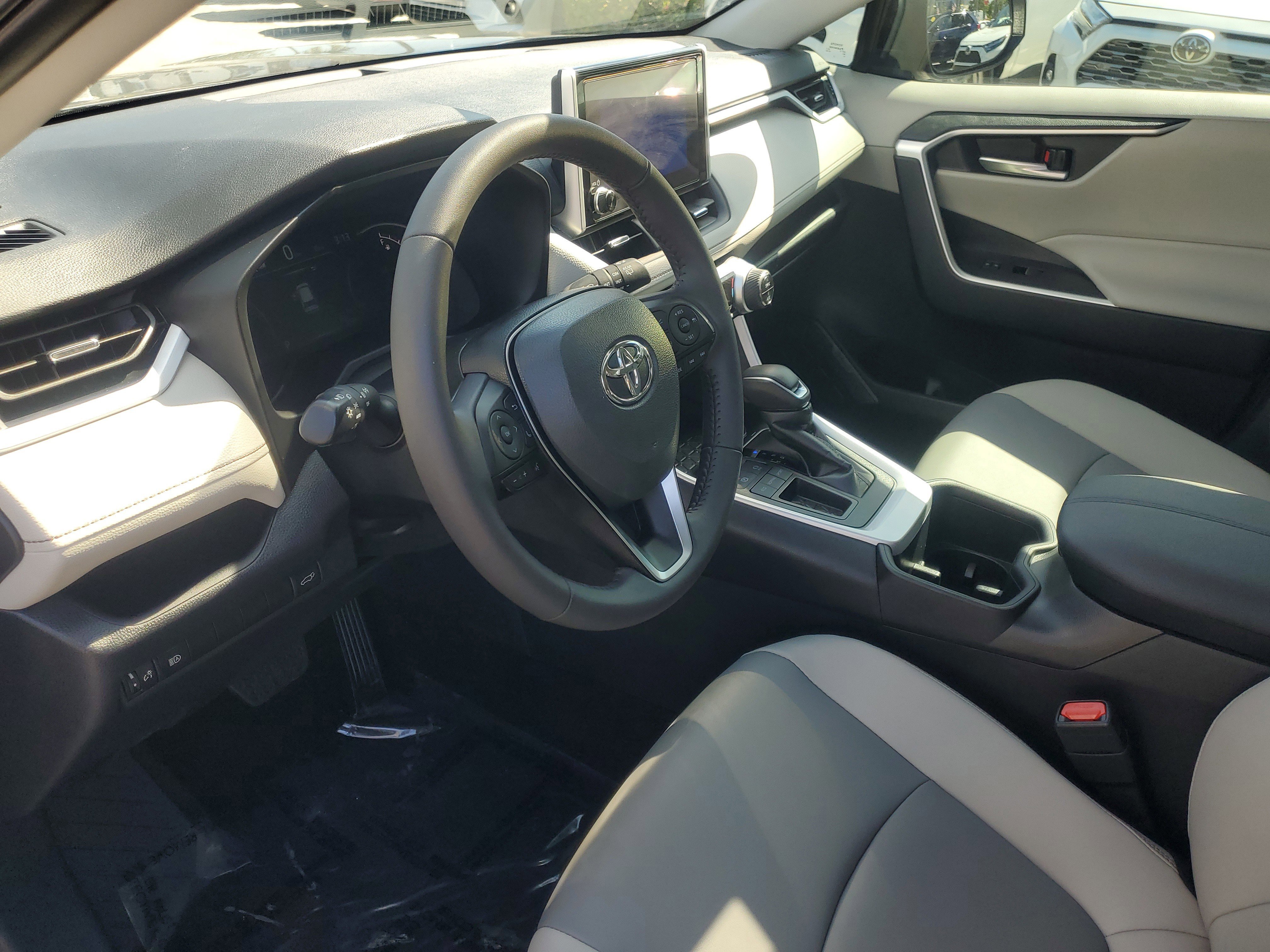 Certified 2025 Toyota RAV4 XLE Premium FWD image 17