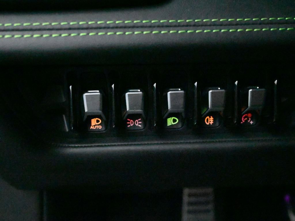 Used 2023 Lamborghini Huracan EVO image 15