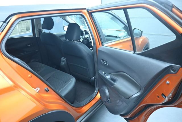 Used 2024 Nissan Kicks SV FWD image 11