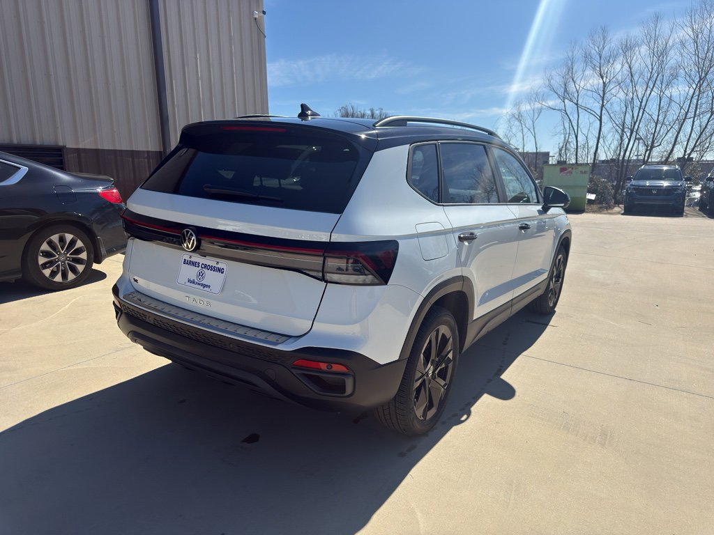 New 2026 Volkswagen Taos SE FWD image 5