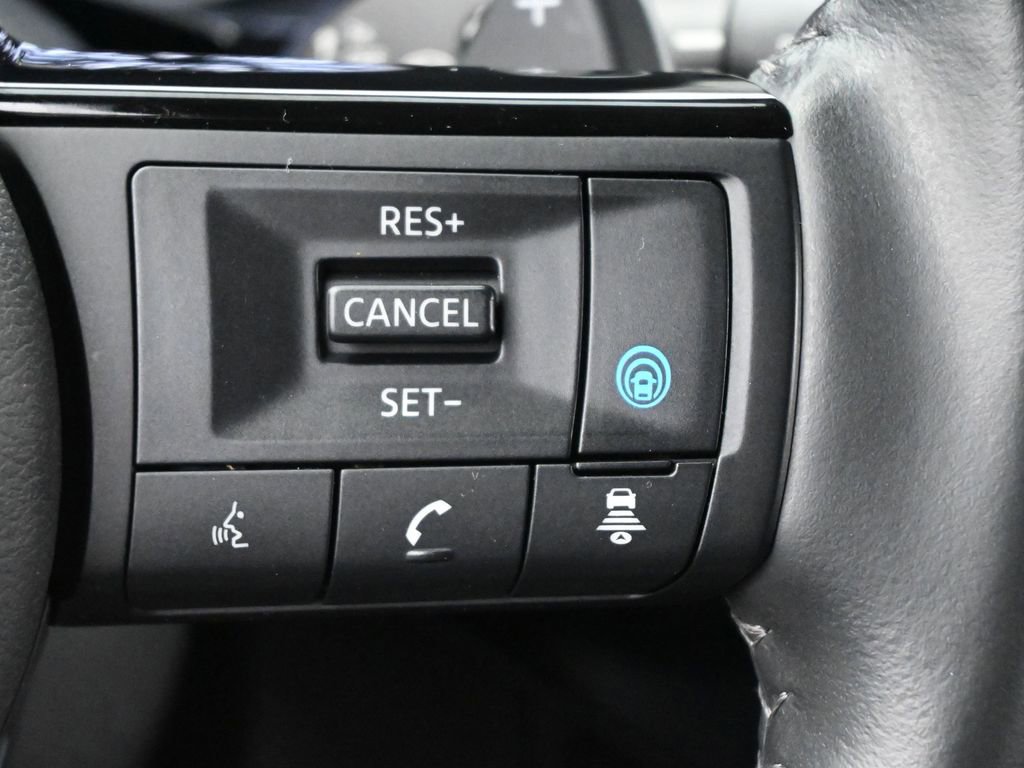 Used 2024 Nissan Pathfinder SL w/ SL Premium Package FWD image 7