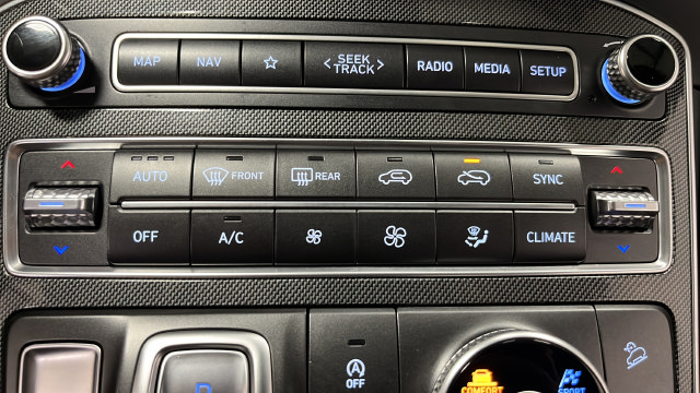 Used 2022 Hyundai Santa Fe SEL w/ Convenience + Premium Package AWD/4WD image 18