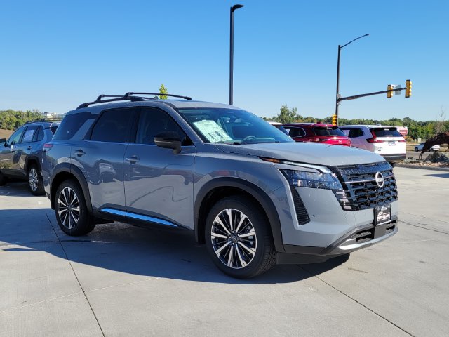 New 2026 Nissan Pathfinder Platinum AWD/4WD image 4