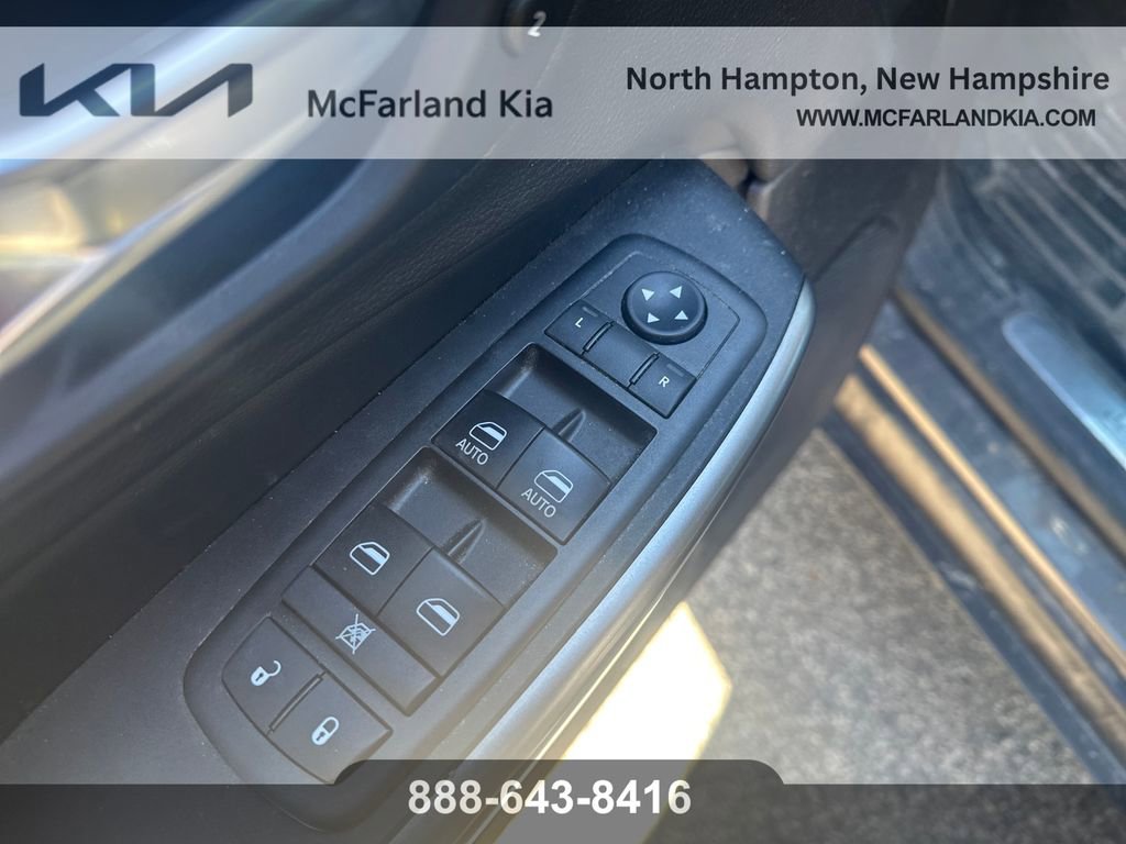 Used 2019 Jeep Cherokee Limited AWD/4WD image 12