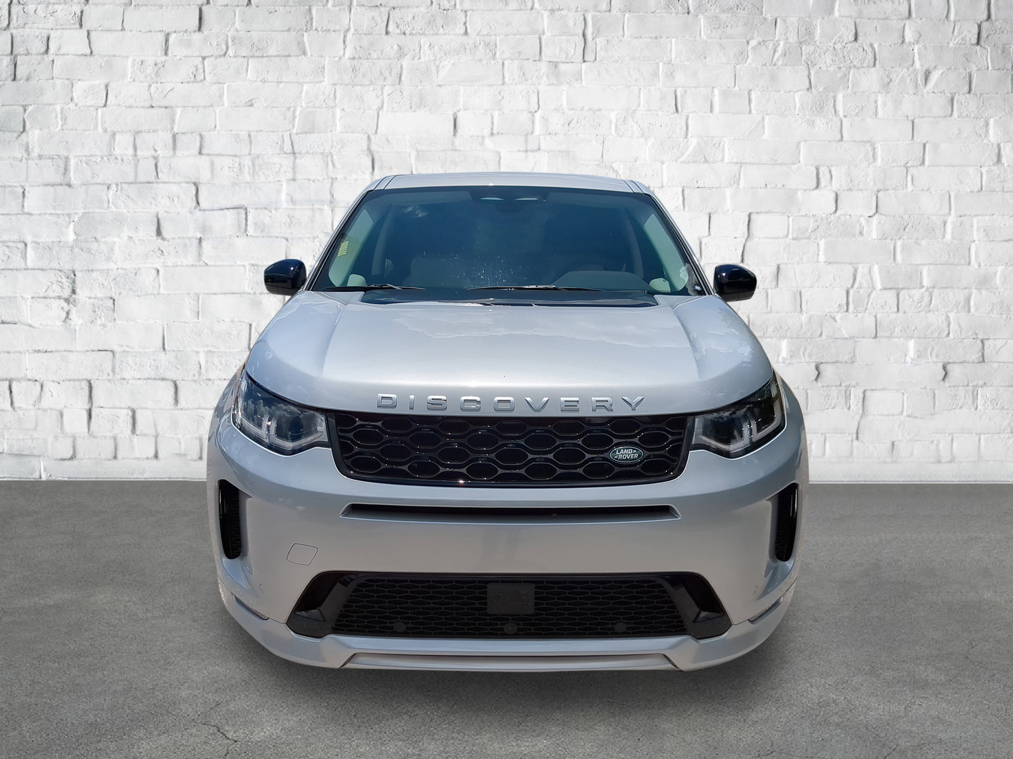 New 2025 Land Rover Discovery Sport S image 2