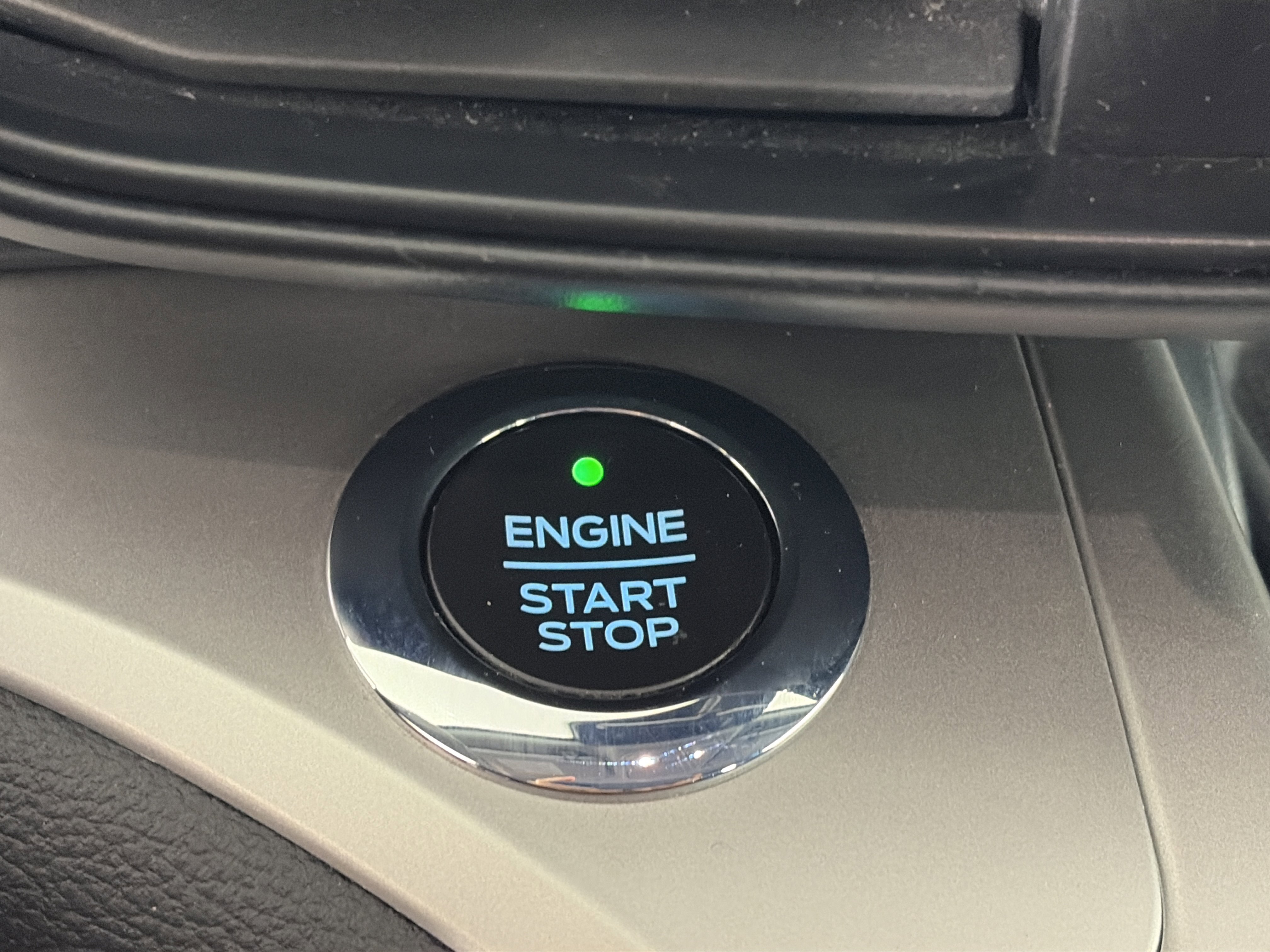 Used 2021 Ford Explorer XLT AWD/4WD image 28