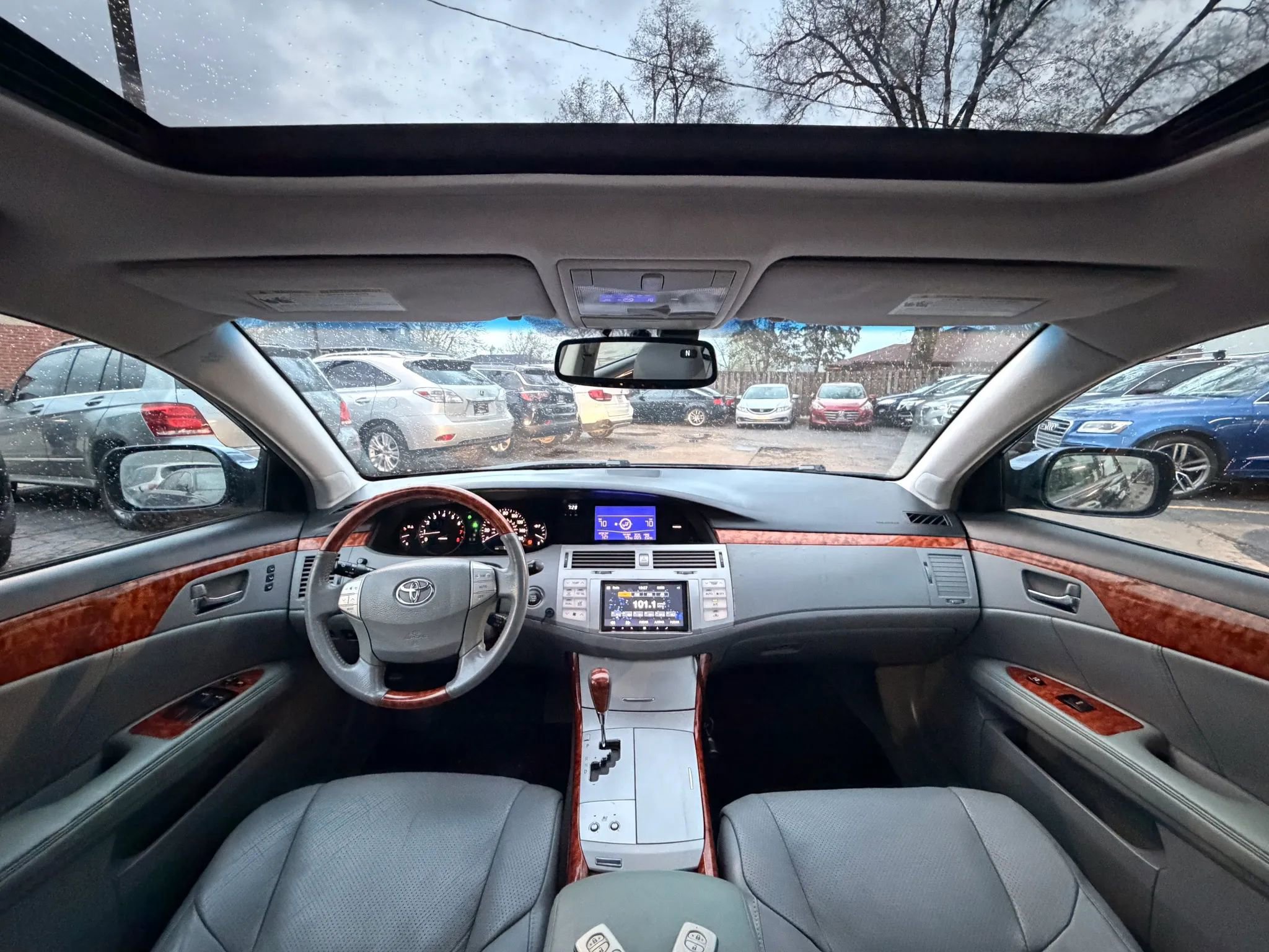 Used 2007 Toyota Avalon Limited FWD image 2