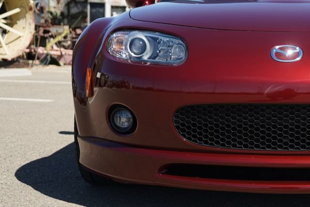 Used 2006 MAZDA MX-5 Miata Sport w/ Appearance Pkg RWD image 20