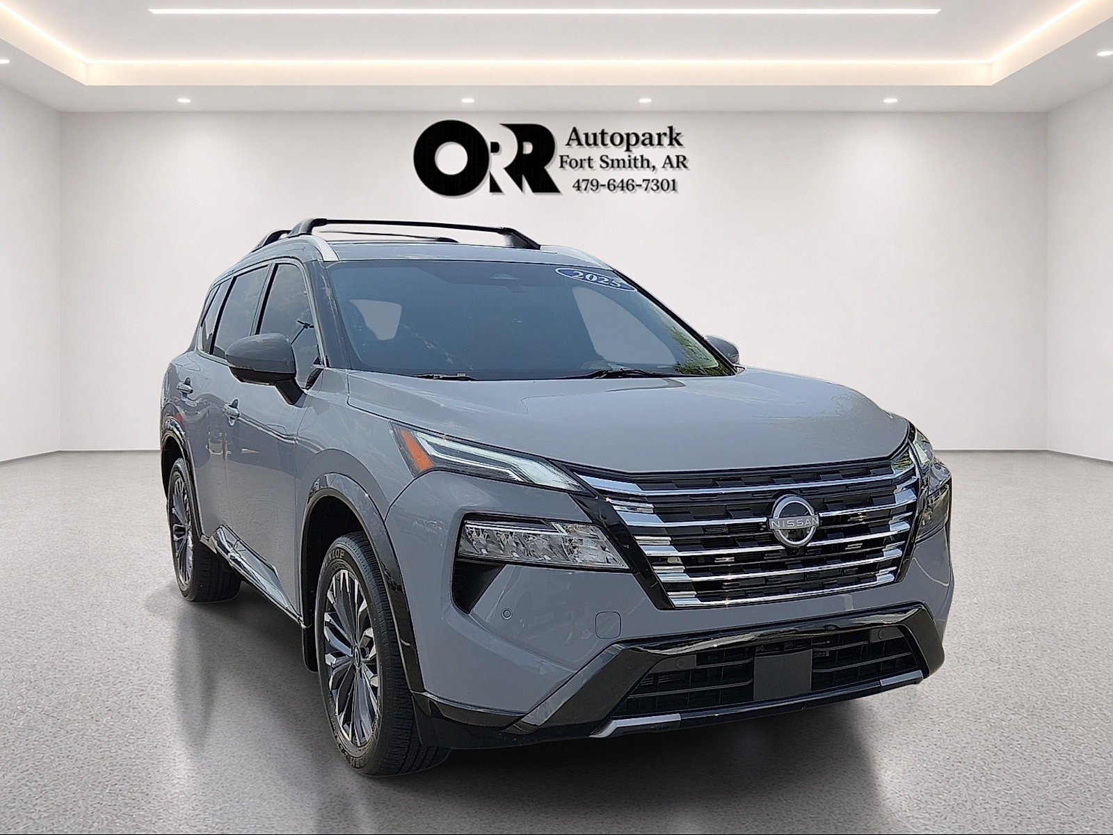 Used 2025 Nissan Rogue Platinum w/ Platinum Premium Package FWD image 1