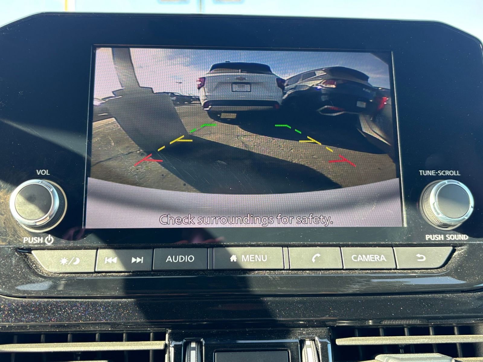 Used 2025 Nissan Pathfinder SV FWD image 25