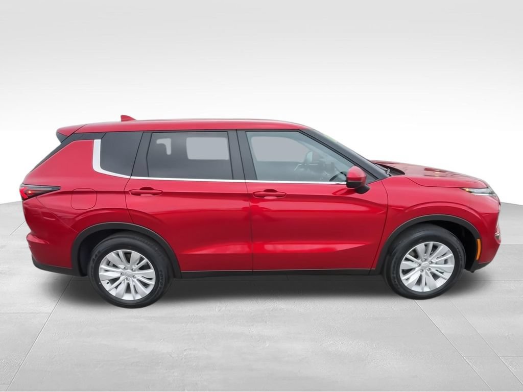 New 2026 Mitsubishi Outlander ES FWD image 9