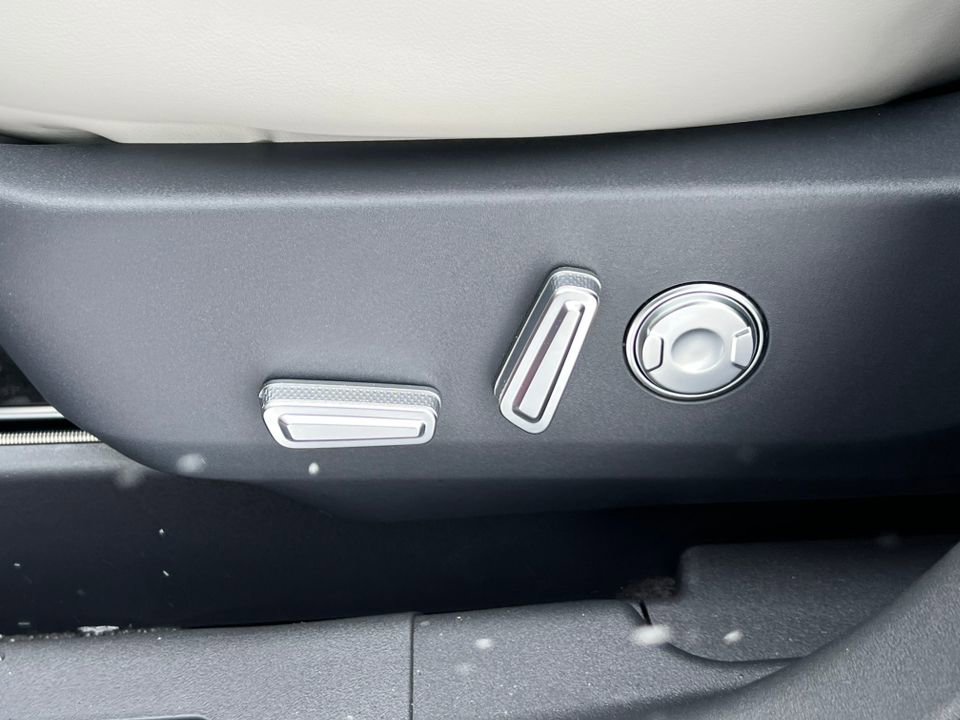 New 2026 Lincoln Nautilus Premier w/ Equipment Group 102A AWD/4WD image 9