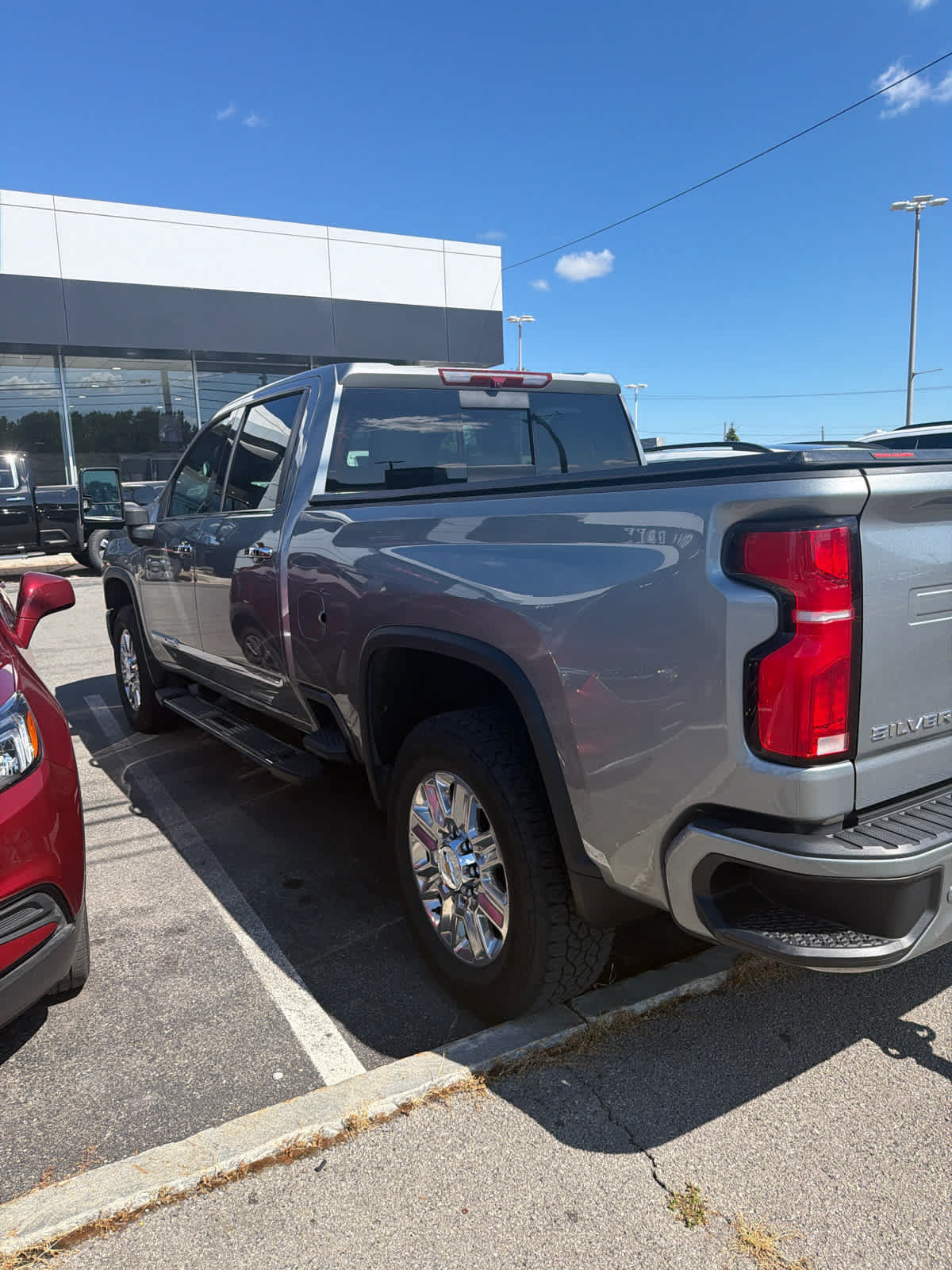 Used 2025 Chevrolet Silverado 2500 High Country w/ Z71 Off-Road Package AWD/4WD image 3