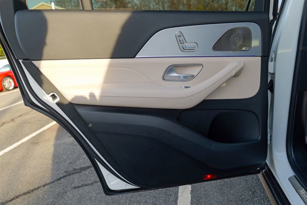 Used 2025 Mercedes-Benz GLS 450 4MATIC image 25