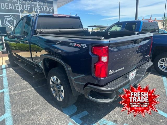 Used 2021 Chevrolet Silverado 2500 Custom w/ Custom Value Package image 3