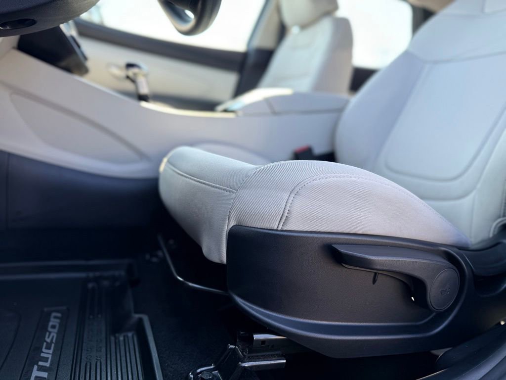 Used 2025 Hyundai Tucson SE image 31
