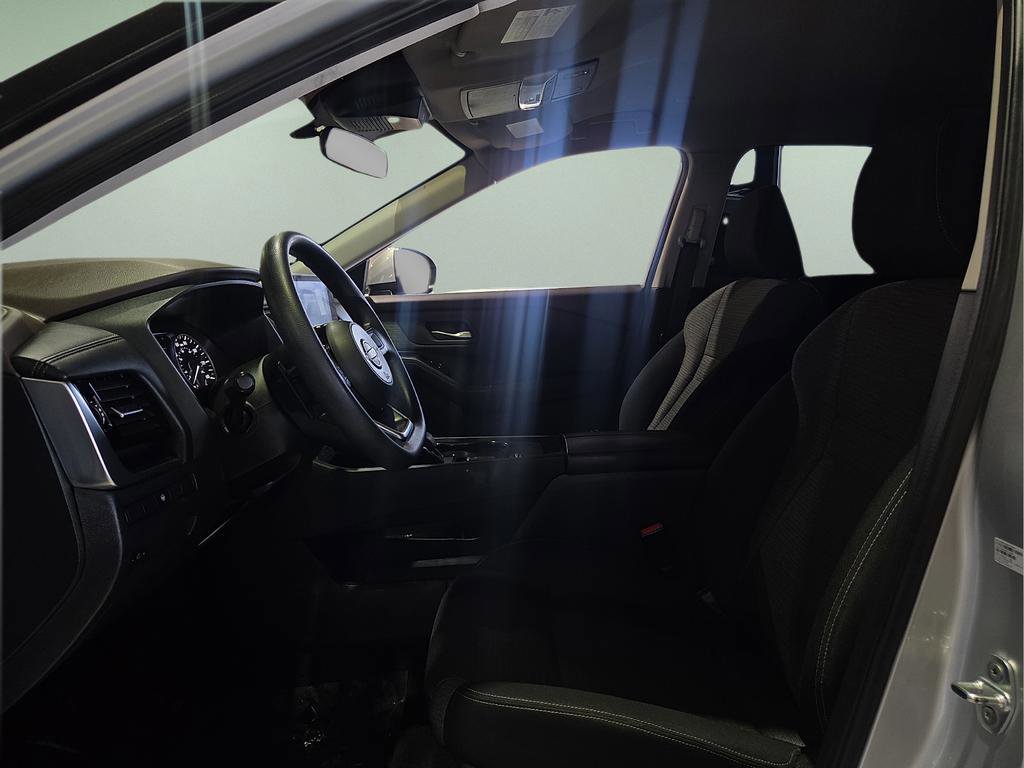 Used 2022 Nissan Rogue SV FWD image 19