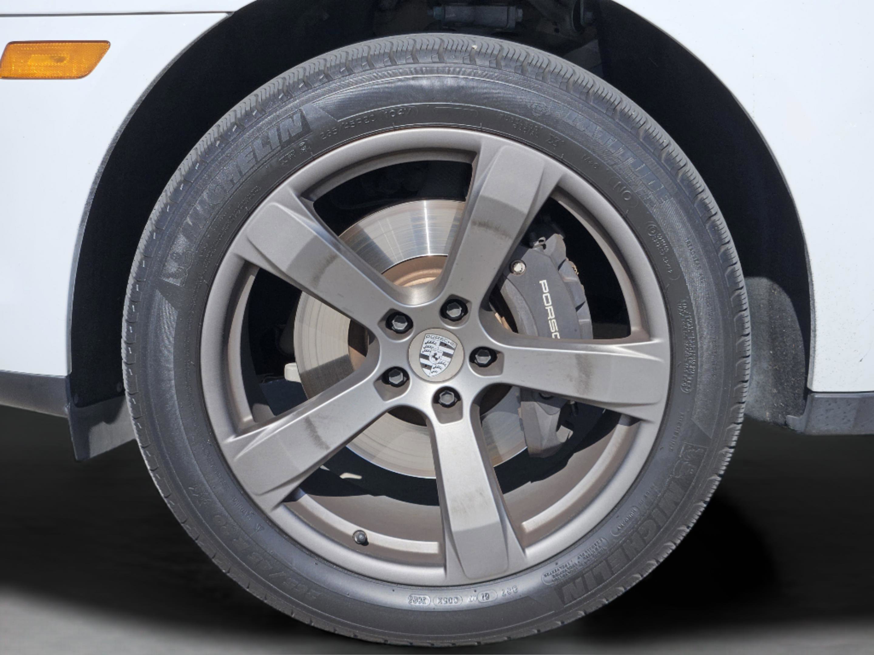 Certified 2023 Porsche Macan Turbo image 14