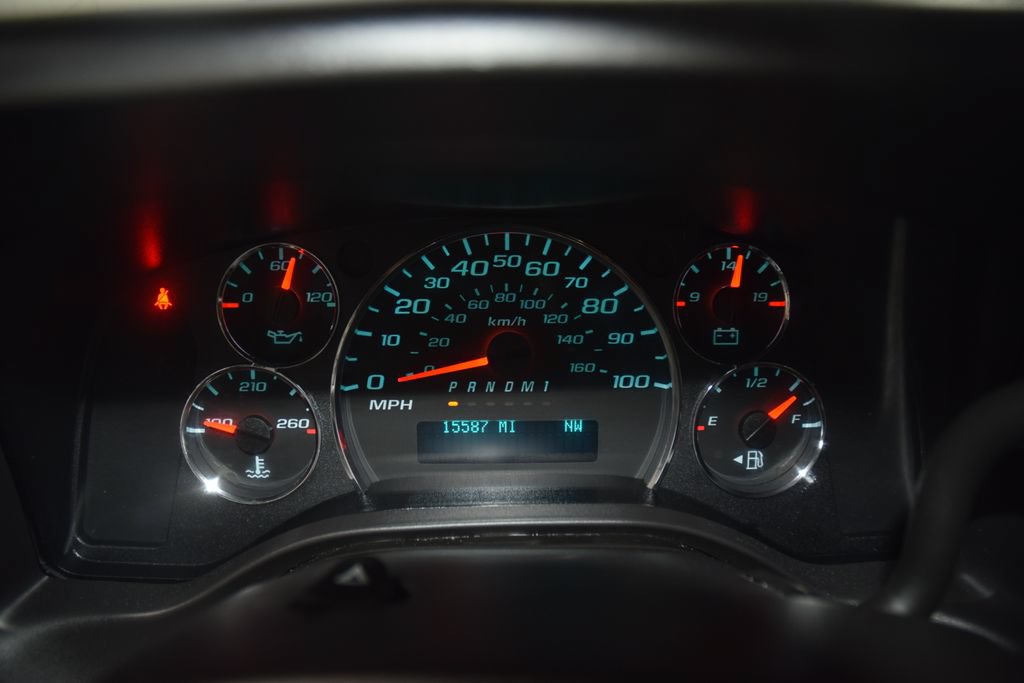 Used 2024 Chevrolet Express 3500 LT w/ LT Preferred Equipment Group RWD image 34