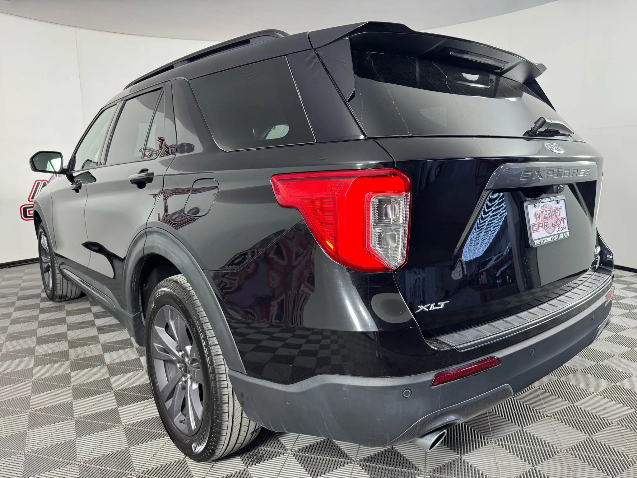 Used 2022 Ford Explorer XLT w/ Equipment Group 202A image 26