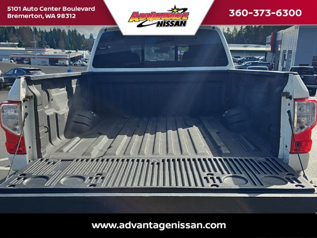Used 2022 Nissan Titan SV w/ Accessory Utility Package AWD/4WD image 5