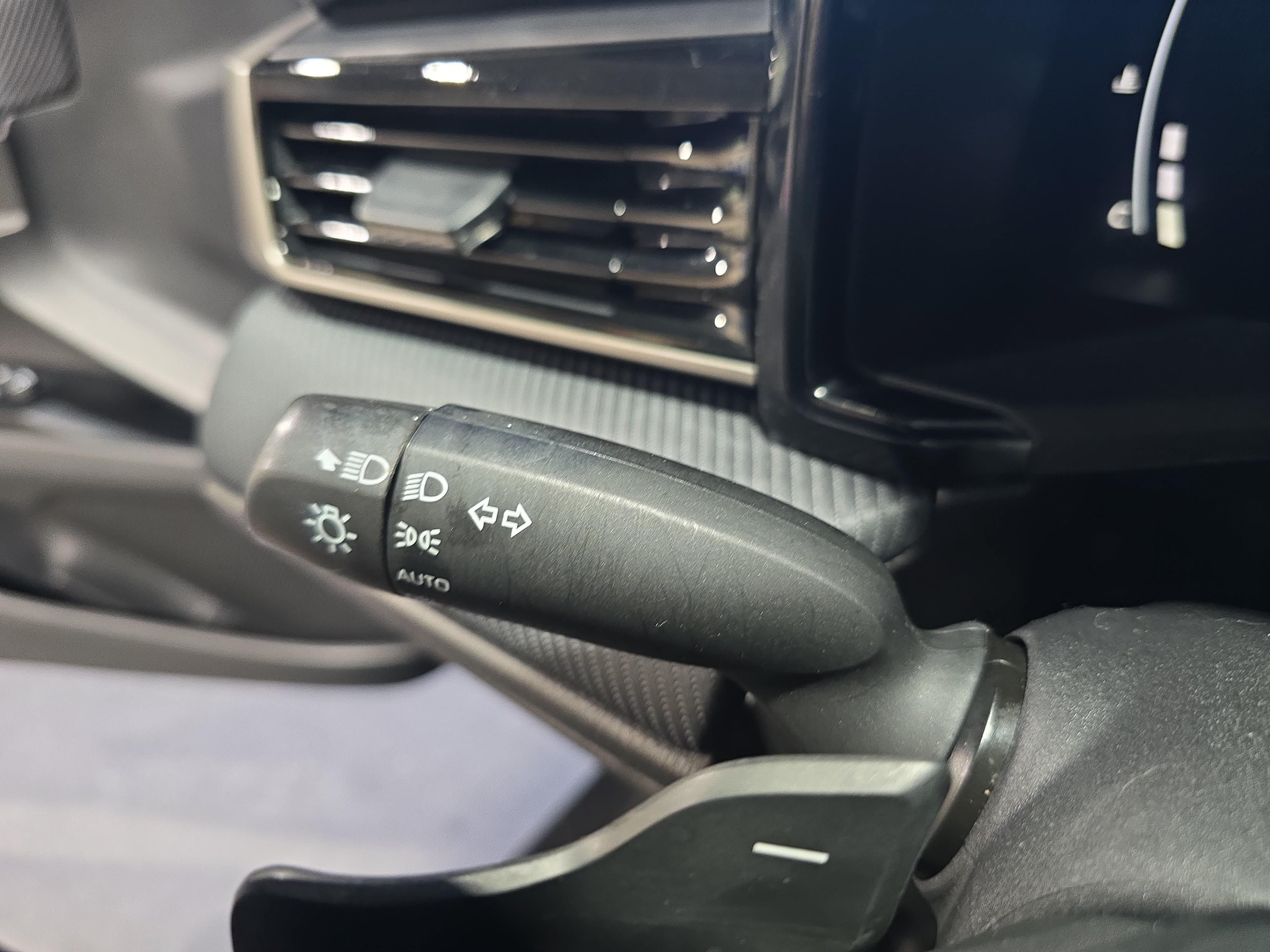 Used 2025 Toyota Camry SE w/ Multimedia Upgrade Package FWD image 24