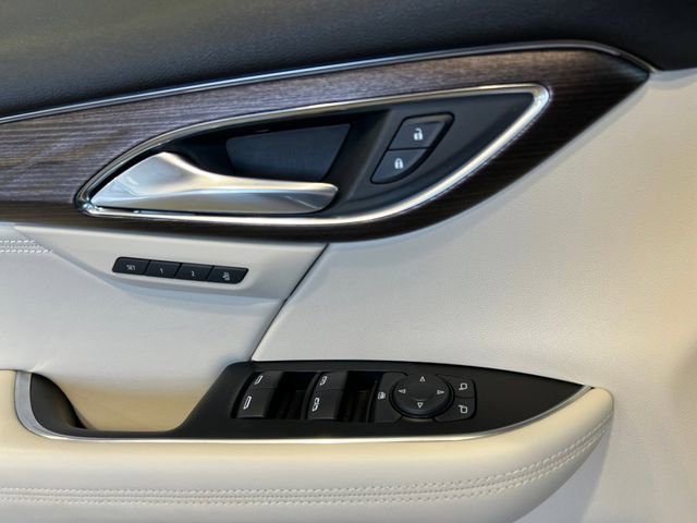 Used 2023 Buick Envision Avenir AWD/4WD image 17