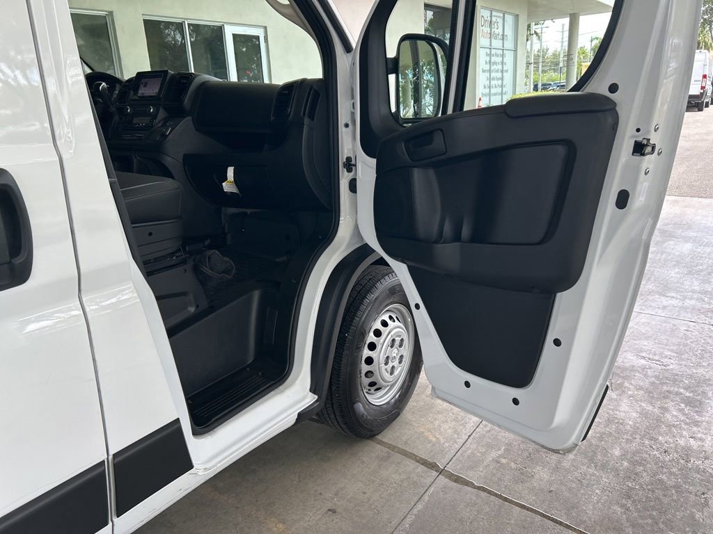 Used 2025 RAM ProMaster 2500 w/ Convenience Group FWD image 25
