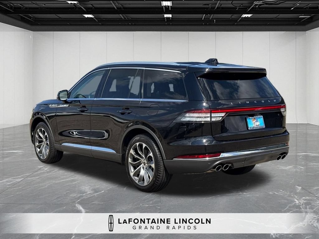 Certified 2026 Lincoln Aviator AWD image 3