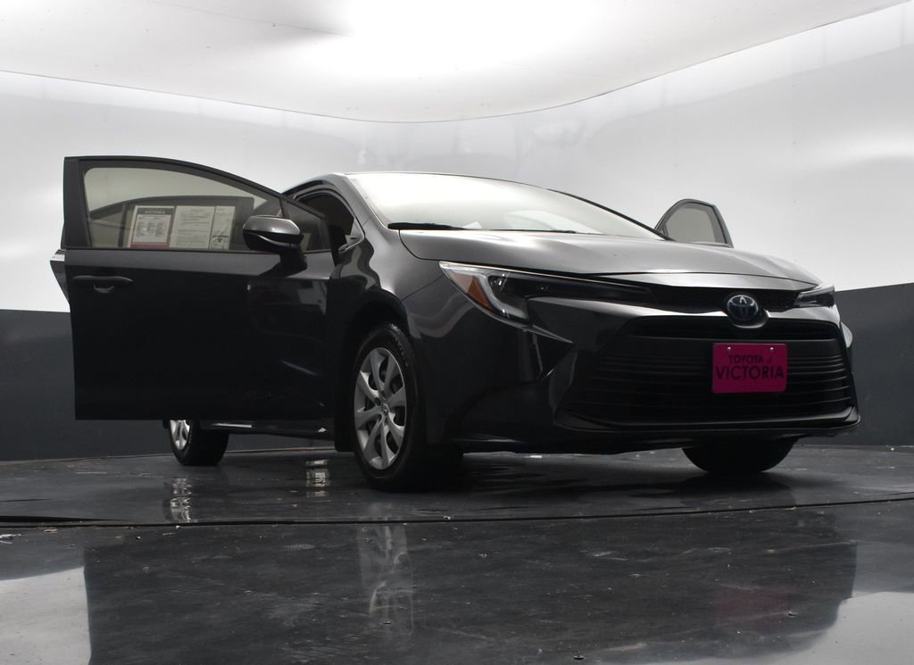 Used 2023 Toyota Corolla LE image 27