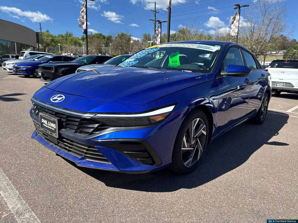 Certified 2025 Hyundai Elantra SEL FWD image 18