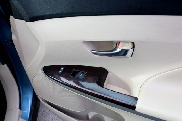 Used 2010 Toyota Venza AWD image 40