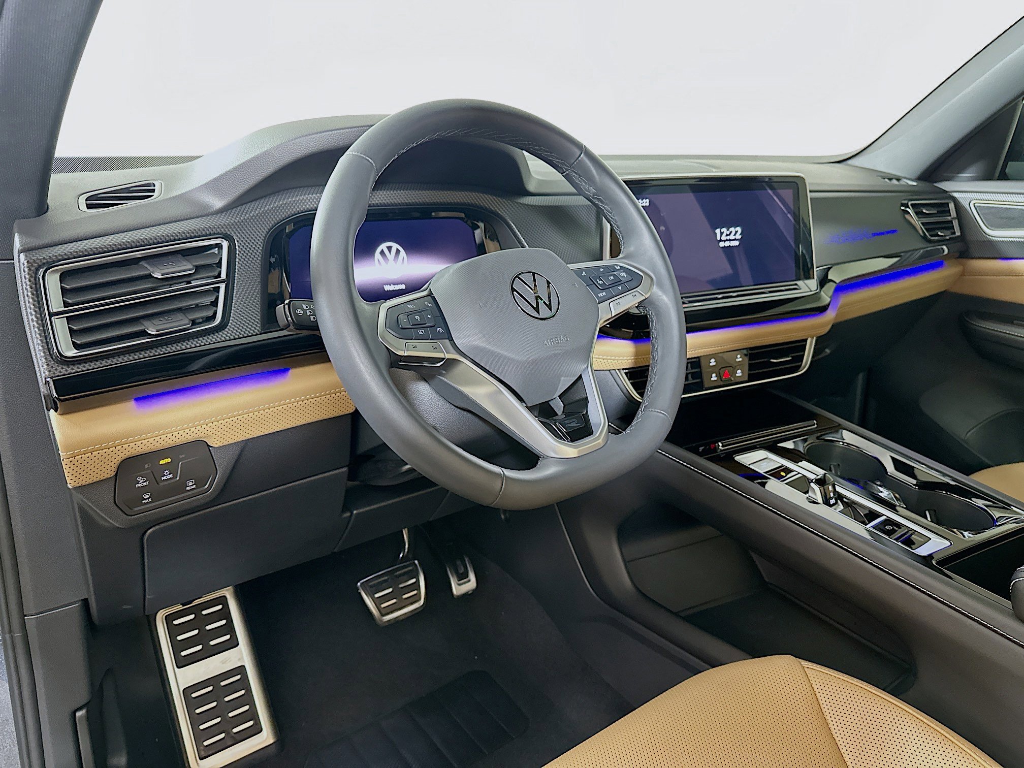 Used 2025 Volkswagen Atlas Cross Sport SEL R-Line image 9