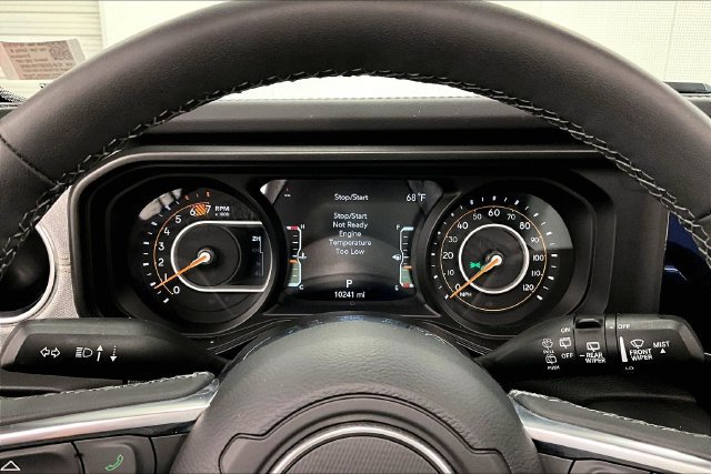Used 2026 Jeep Wrangler Unlimited Sahara AWD/4WD image 29