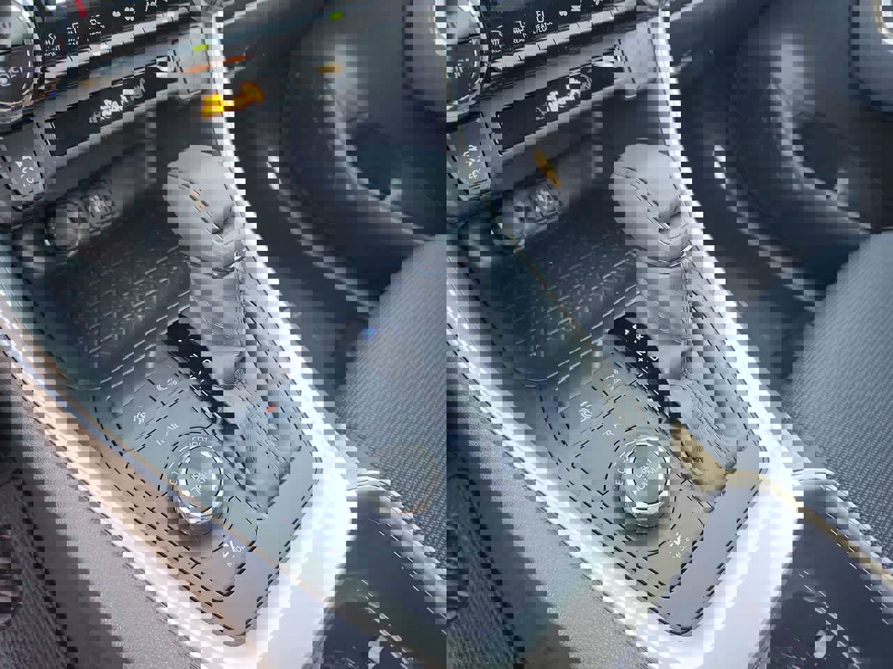 Used 2025 Toyota RAV4 LE image 21