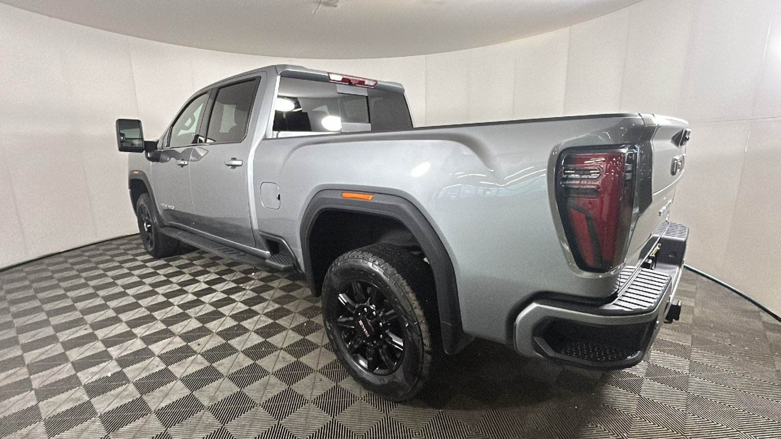 Used 2026 GMC Sierra 2500 AT4 w/ AT4 Premium Plus Package AWD/4WD image 5