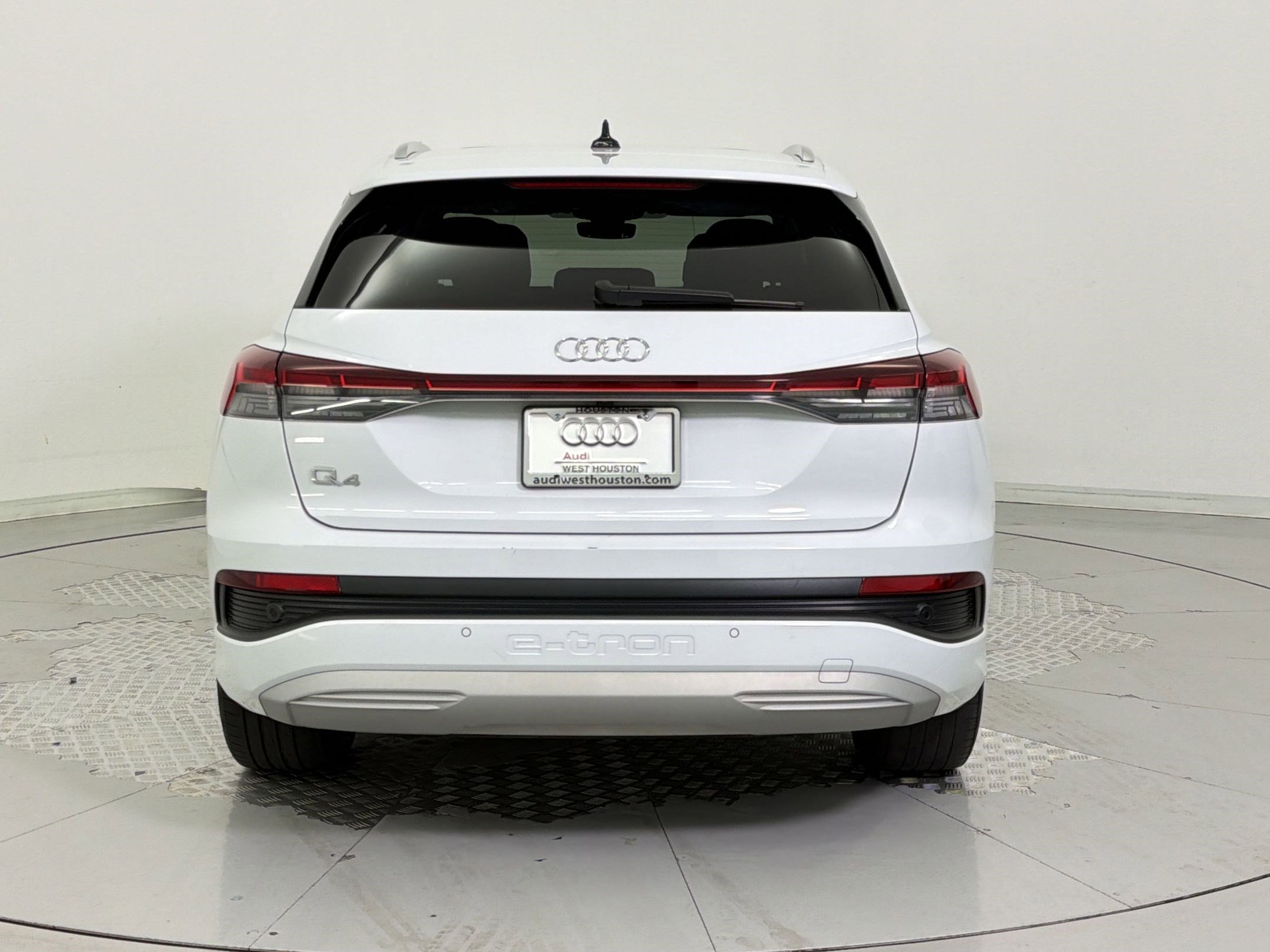 Used 2023 Audi Q4 e-tron Premium Plus w/ Premium Plus RWD image 9